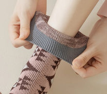 Dark Pink Retro Women's Socks No.1