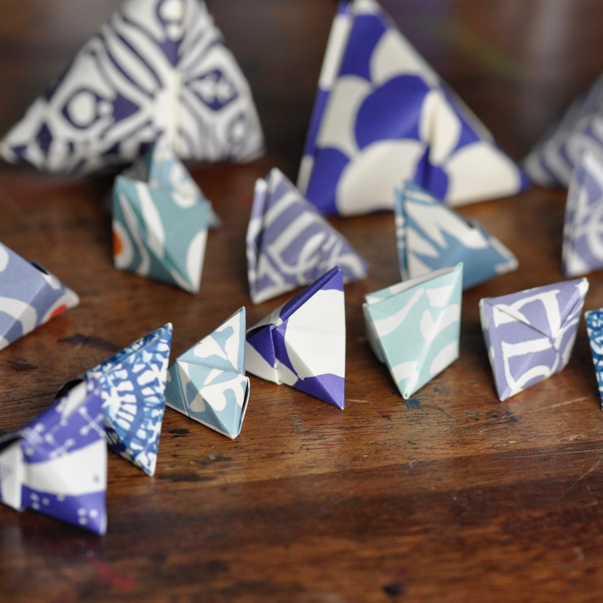 Garland Of bobbles Origami Kit
