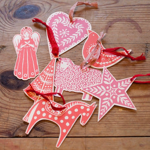 18 Folk Art Christmas Decorations