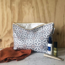 Ines Toiletry Bag